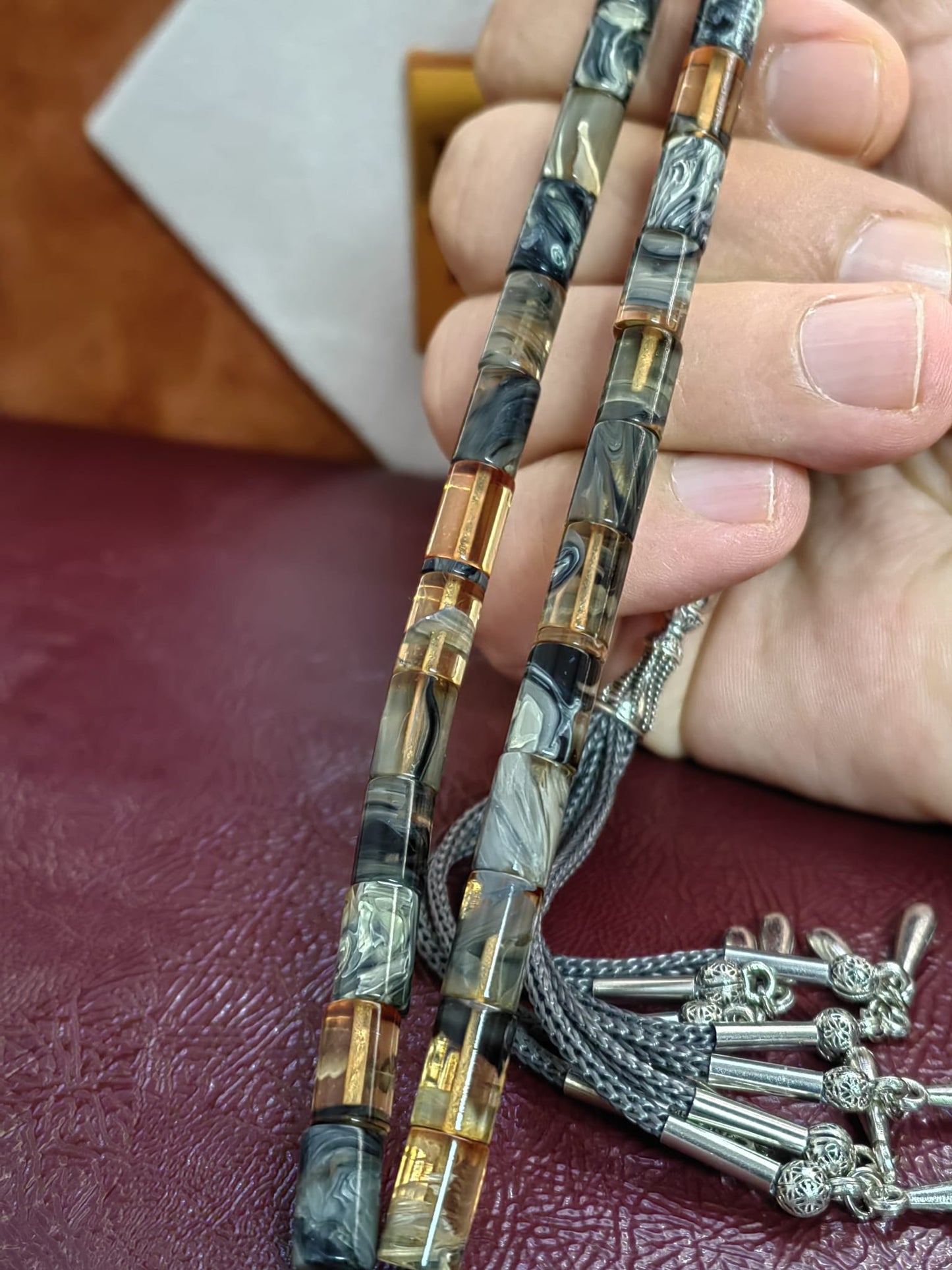 Hare Güzeli İp Püsküllü Kesme Sıkma Kehribar