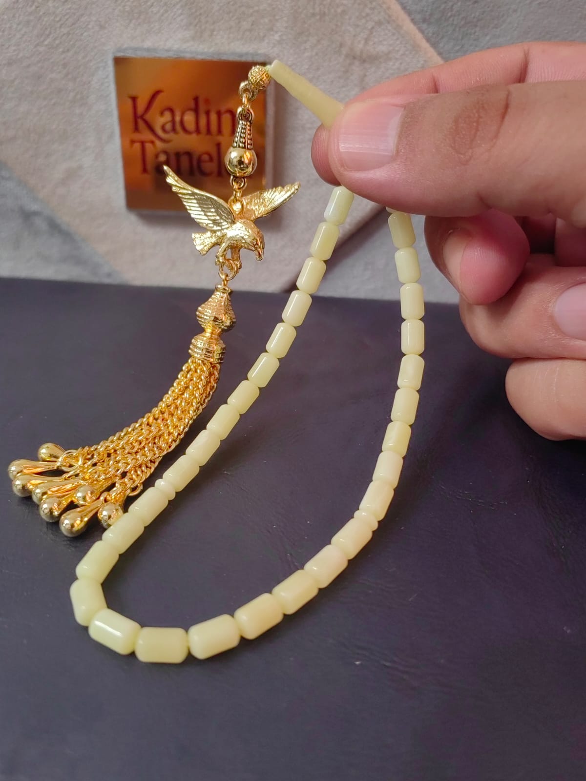 Gerçek Kehribar Kartal Püsküllü