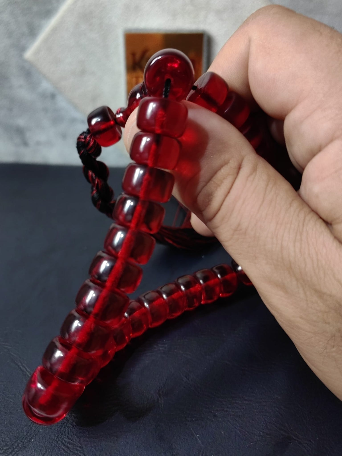Eski Usul Koyu Kırmızı Tekerlek Kesim Ateş Kehribar